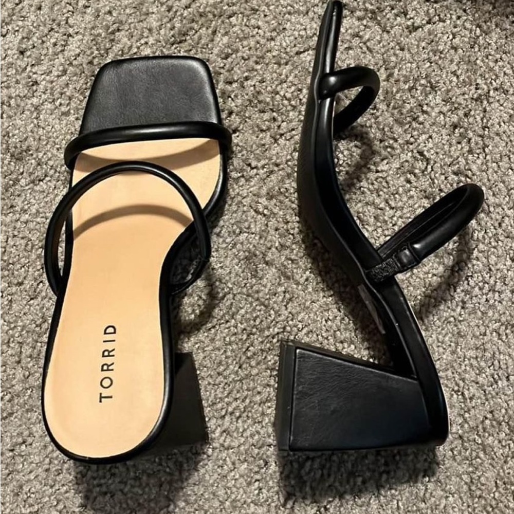 NWOT Torrid Double Band Black Sandals
